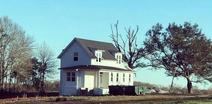 1st image of 4 E Twin Oaks Ln