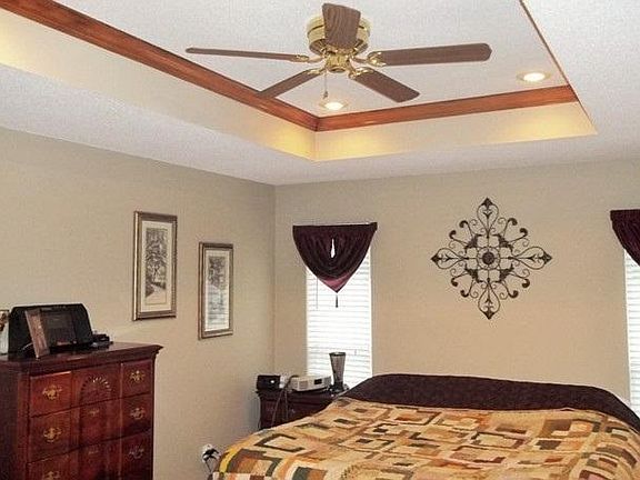 3rd image of 211 Wilder Dr