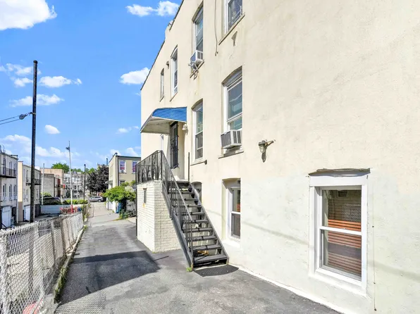 21-20 23rd Drive image 10 of 14