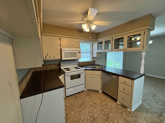 3rd image of 3314 Lincoln Dr