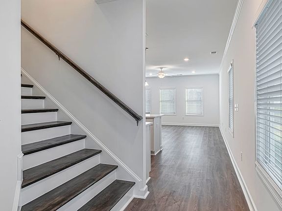 5th image of 177 E Ridge Way