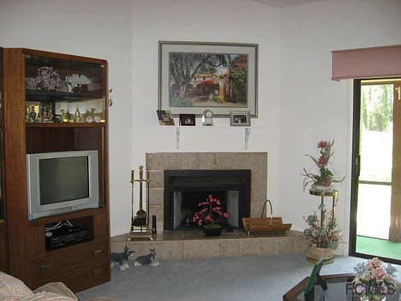 2nd image of 21 Village Cir #21