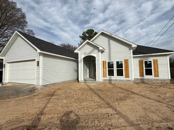 706 N Cedar St, Morrilton, AR 72110