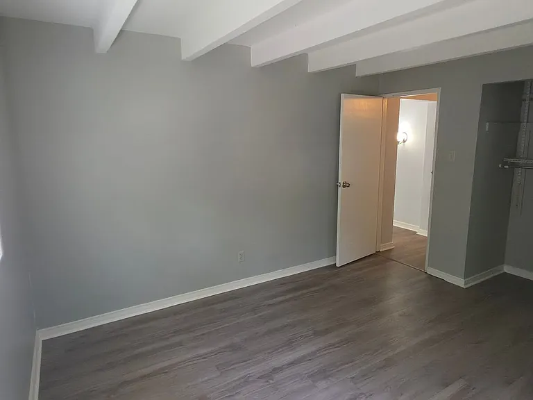 1701 Poplar St #B — Photo 9