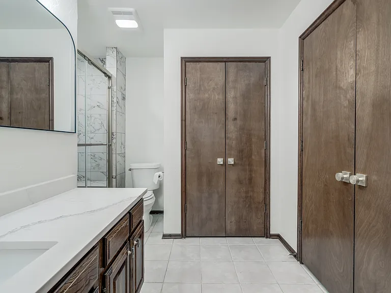 1817 Victoria Dr — Photo 36