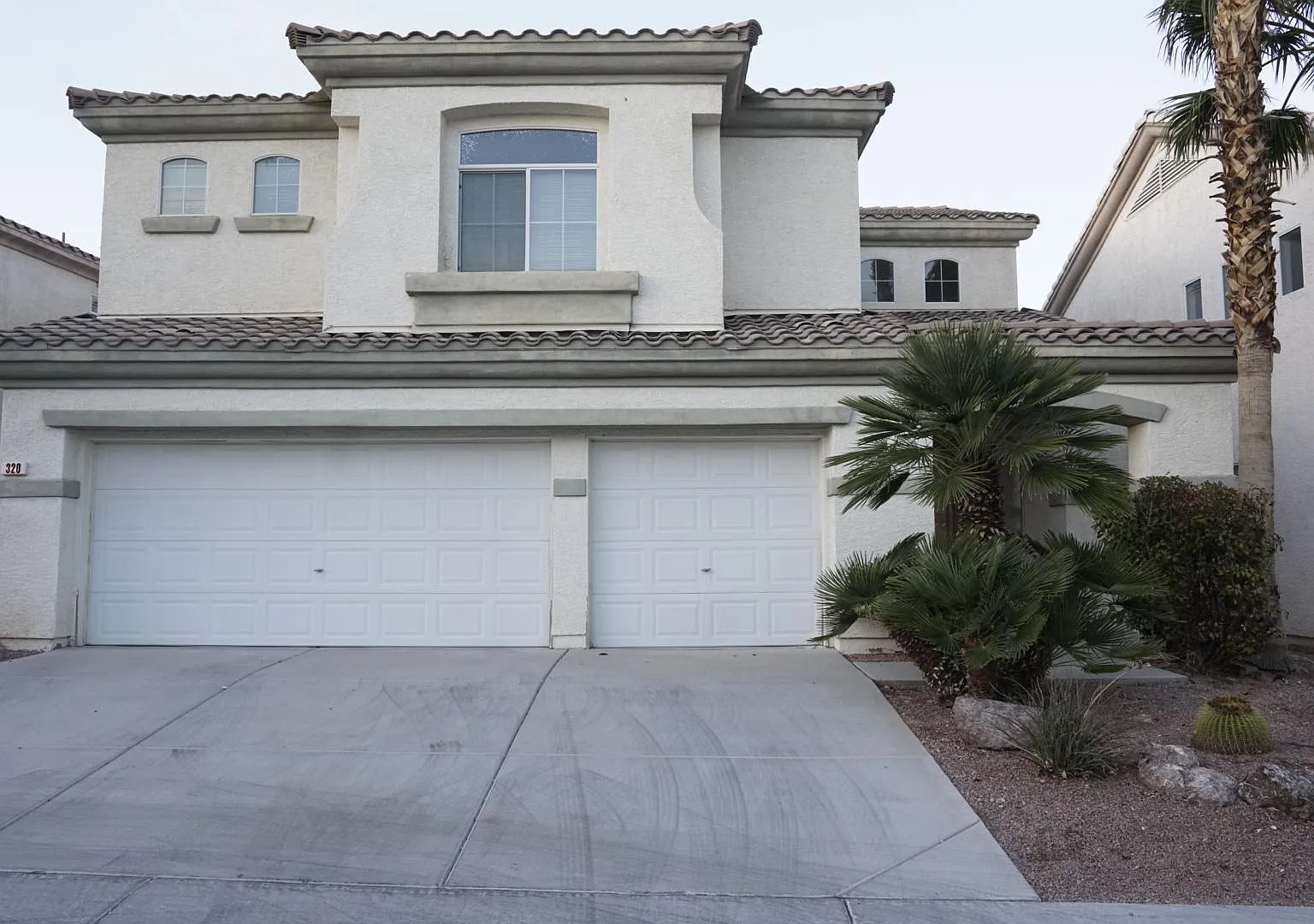 4 bed, 2.5 bath, 2952 sqft, $3,500 — Photo 1