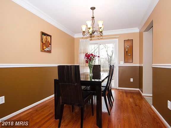 DINING ROOM W/SLIDER TO DECK