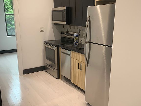 5th image of 314 Harman St #3A