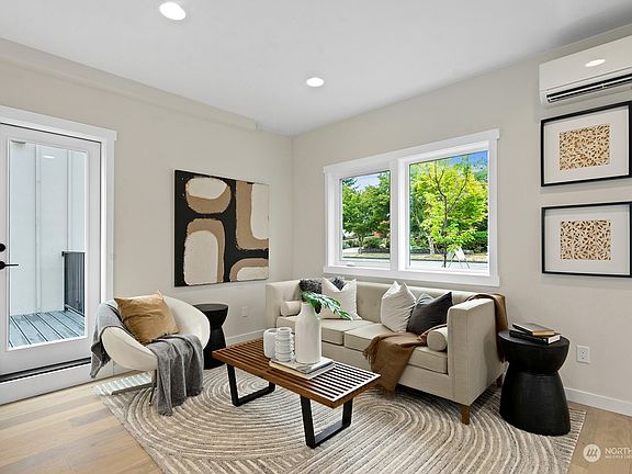 3rd image of 7558 34th Avenue NE