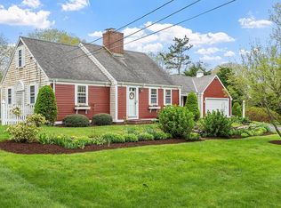 26 Bob White Ln, Falmouth, MA 02540
