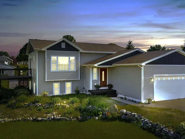 3662 Fieldcrest Ln, Traverse City, MI 49685