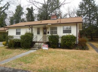 102 W Passmore Rd, Oak Ridge, TN 37830