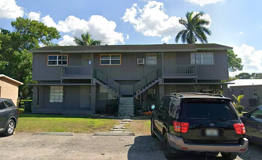 308 NW Avenue F #4