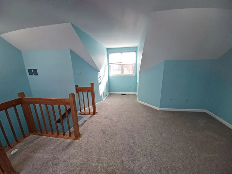 8028 Green Valley Ln — Photo 36