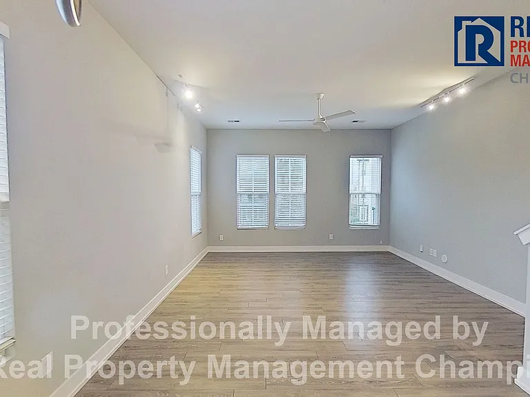 331 McIvers Aly — Photo 15