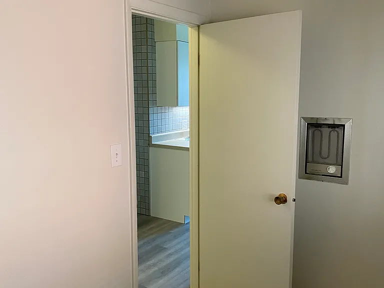 333 W 8th Ave #A2 — Photo 9
