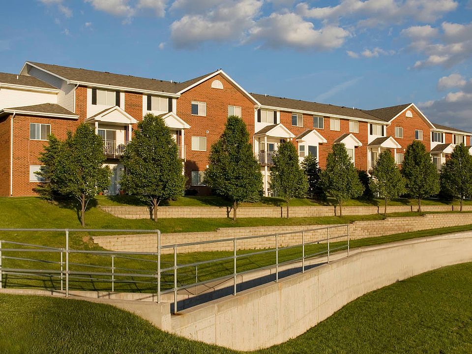 Pine Lake Heights Apartment Community