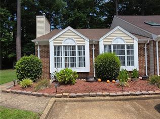 416 Woodview Ln, Hampton, VA 23666