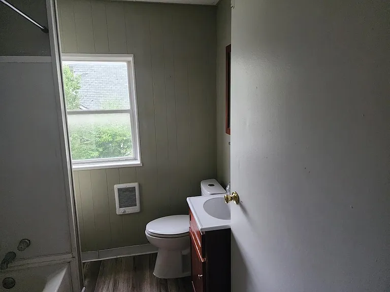 225 W Centre St #4 — Photo 7