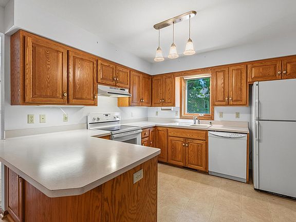 5th image of 2924 Valley AVENUE
