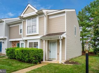 203 Saint Johns Sq, Sterling, VA 20164