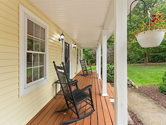 4th image of 105 Mumford St