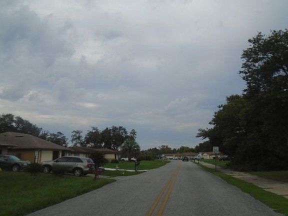 Exterior Neighborhood (street photo)