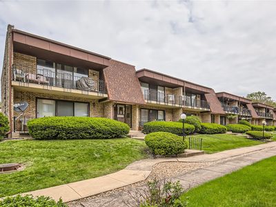 9111 S Roberts Rd APT 5D, Hickory Hills, IL, 60457