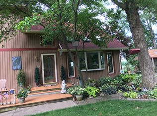 27836 Bowker Dr, Le Claire, IA