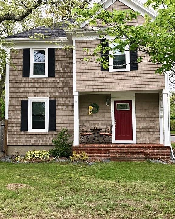 1st image of 8 Evergreen St