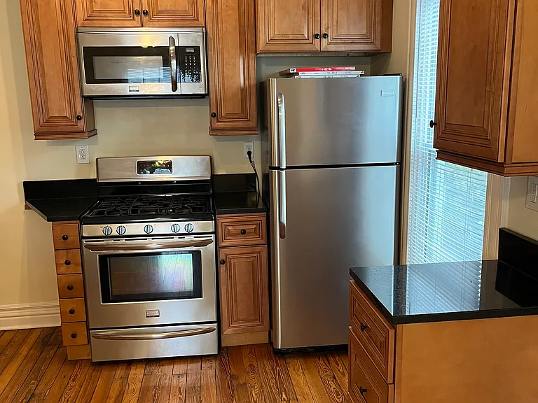 1209 Benton Ave #1 — Photo 6