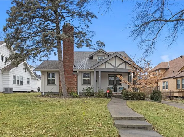 126 E 70th St, Kansas City, MO 64113