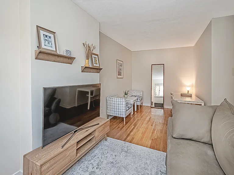 5704 Hampton St #2 — Photo 14