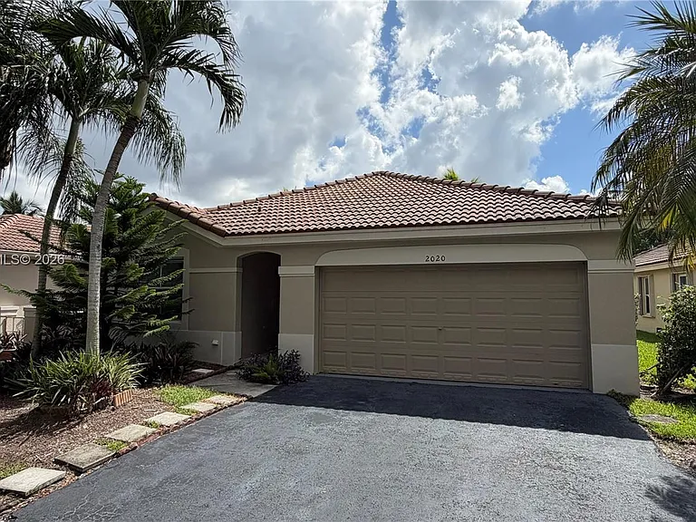 2020 Andromeda Ln — Photo 1