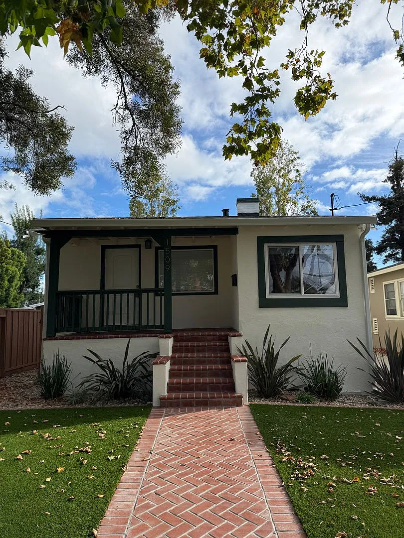Location! Condition! Price! 1509 S B Street — Photo 1