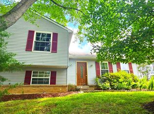 19561 Ridge Heights Dr, Gaithersburg, MD 20879