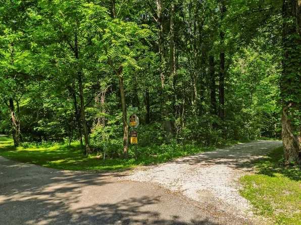 1 Skyway Ct, Martinsville, IN 46151