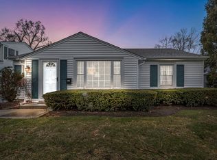 1708 Maple Ave, Northbrook, IL 60062