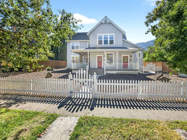 252 B St, Ashland, OR 97520