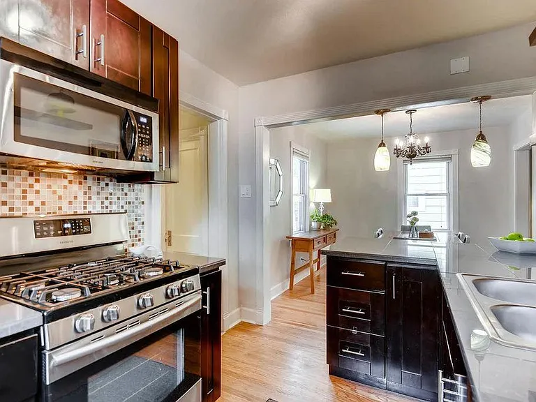 4732 Beach Ct — Photo 8