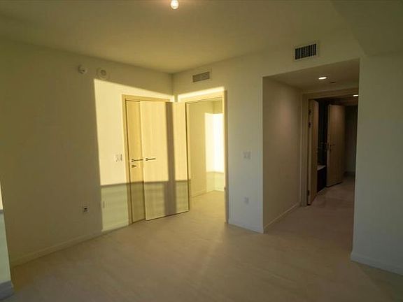 2nd image of 1000 Brickell Plz #3597