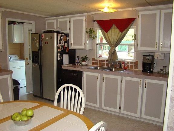 4th image of 164 Vincent Dr