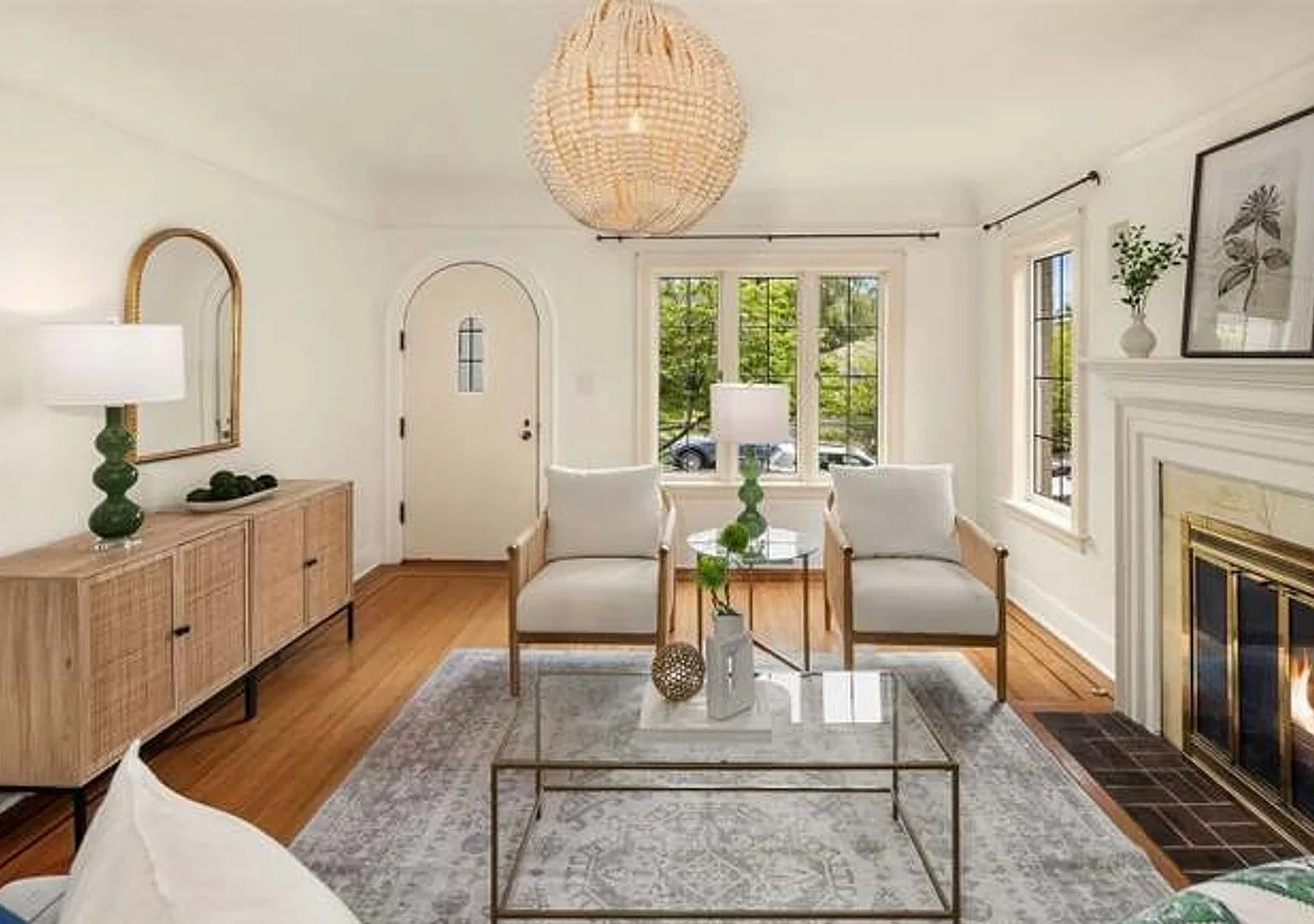 Lovingly Maintained 3 bed, 3 bath Laurelhurst Tudor — Photo 3