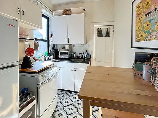 5th image of 56 Morton St APT 4E