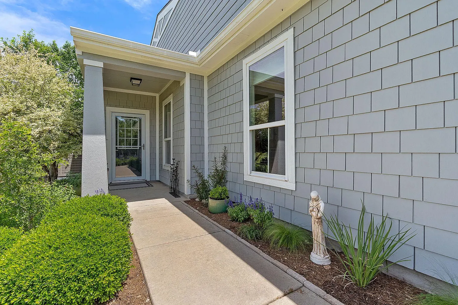 2 bed, 1397 sqft, $2,090 — Photo 3