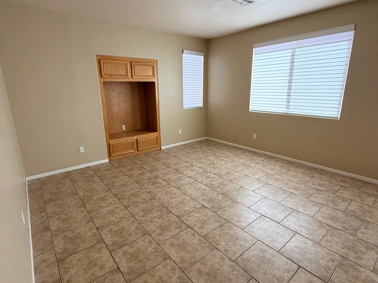 3 bed, 1827 sqft, $2,400 — Photo 4
