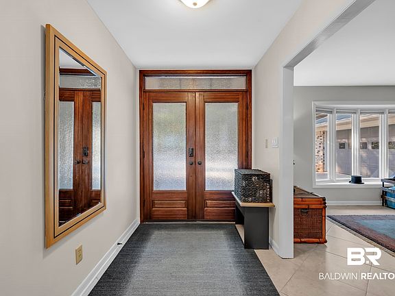 4th image of 9488 Bay View Dr