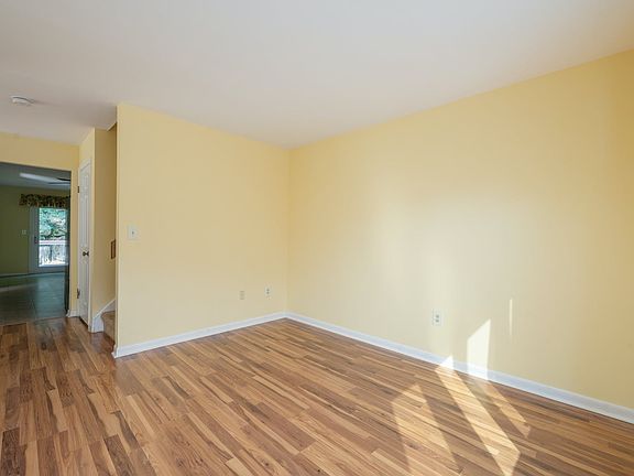 3rd image of 129 Patriots Rd