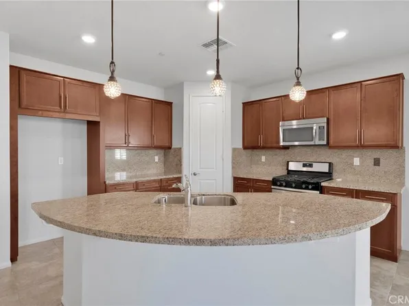 11351 Camden St, Apple Valley, CA 92308