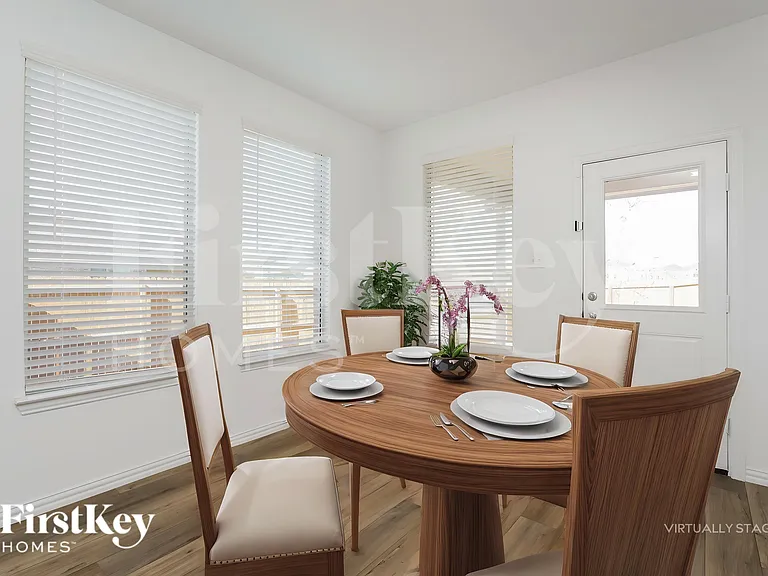 2528 Northcote Dr — Photo 7